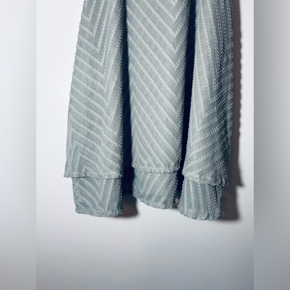 Tiered Green Cottage Keyhole Tank Top Blouse. - Picture 9 of 11